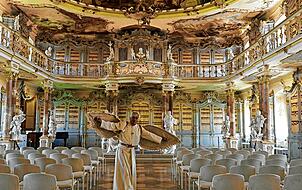Im Kloster Schussenried erinnert eine Führung an den Chorherrn Caspar Mohr, der vor 400 Jahren den festen Plan hatte, dem Menschen das Fliegen beizubringen.