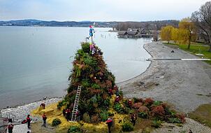 In Unteruhldingen wird der Funken direkt am Bodenseeufer am Fischerhafen entzündet.