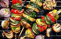 Neben der Grillmethode kommt es auch darauf an, was auf den Rost kommt.