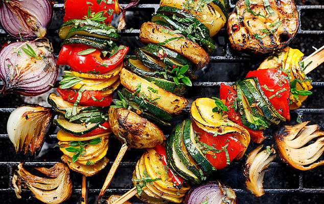 Neben der Grillmethode kommt es auch darauf an, was auf den Rost kommt.