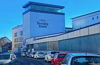 Mitten im Herzen der Stadt Donaueschingen breitet sich auf 20.000 Quadratmetern die Fürstenberg-Brauerei aus. Über Jahrzehnte hinweg galt es als erklärtes Ziel, das gesamte Unternehmen oder Teile davon an den Stadtrand auszusiedeln. Jetzt hat man in der Chefetage entschieden, diesen Plan aufzugeben.