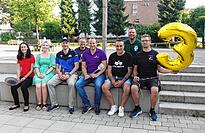 Das Orga-Team ist bereit f&uuml;r das 30. Dettingen-Wallhauser Dorffest. Trotz ver&auml;nderter Platzverh&auml;ltnisse auf dem Schulhof wegen des begonnenen Bau des B&uuml;rgerhauses soll es eine unterhaltsame Veranstaltung werden.