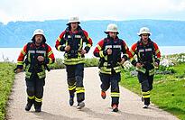 Die Kameraden der Freiwilligen Feuerwehr &Uuml;berlingen sind bereits kr&auml;ftig am Trainieren f&uuml;r den Benefizlauf im Rahmen des Volksbank &Uuml;berlingen Run am 21. Mai im Uferpark. Dann werden etwa 15 Feuerwehrleute mit dabei sein.