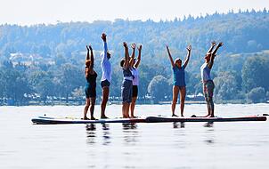 SUP Yoga wird im Rahmen des Yogafestivals Bodensee angeboten. Am 11. September soll sogar der Weltrekord darin an den Bodensee geholt werden.