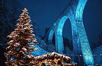 Der Weihnachtsmarkt in der Ravennaschlucht ist mit Sicherheit einer der stimmungsvollsten weit und breit. Allerdings muss man im Vorfeld ein Ticket buchen. Bild: htg