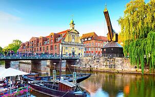 Die romantische Altstadt von Lüneburg spielt die Hauptrolle in der Telenovela „Rote Rosen“.