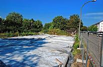 Bisher ist von der neuen Fahrzeughalle des DRK-Ortsverbandes lediglich eine Bodenplatte zu sehen.