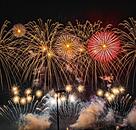 Das größte Feuerwerk am Bodensee erstrahlt am Samstagabend ab 22.15 Uhr wieder in bunten Farben am Nachthimmel.